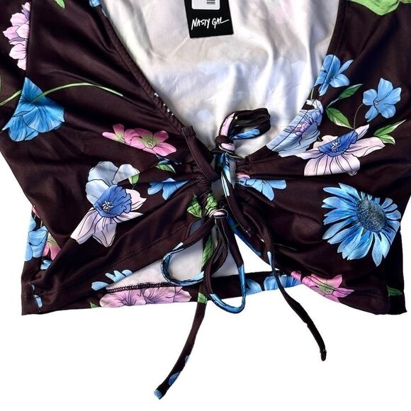 🔴2 for 30🔴 Nasty Gal top tie front cut out crop in black with floral design,8 - Picture 8 of 11